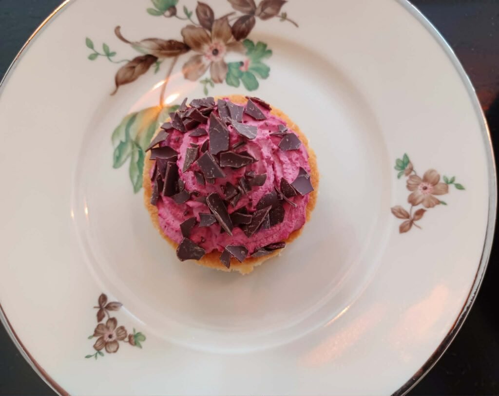 Hjemmelavet mad og kage fra Cafe De Tre Hjerter i Roskilde